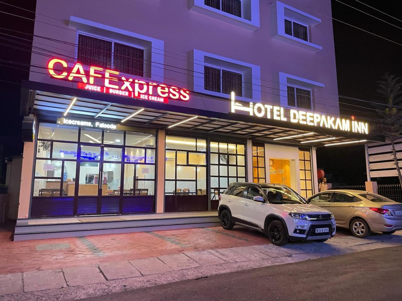 Hotel Deepakam Inn 팔라카드 외부 사진
