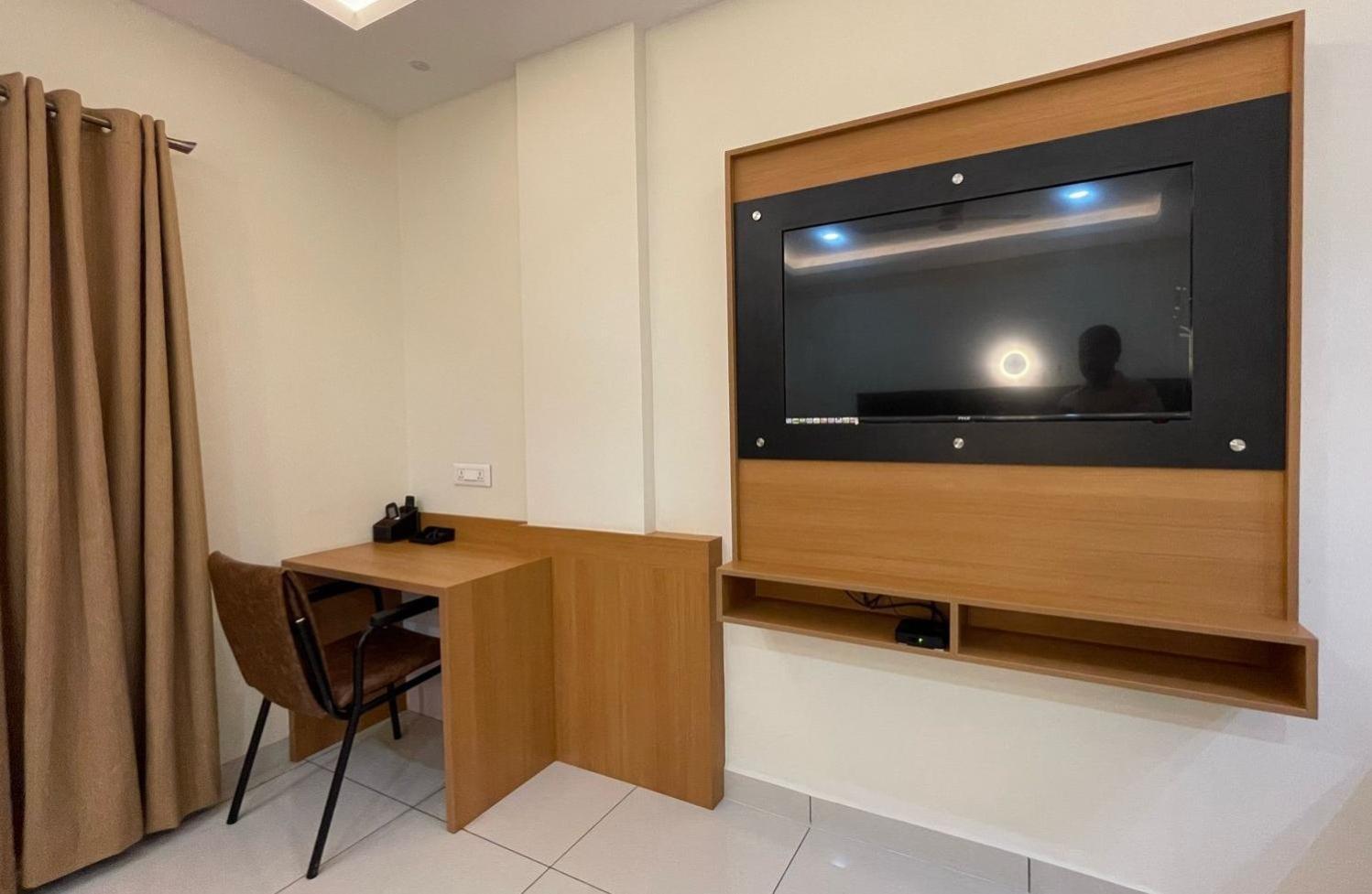 Hotel Deepakam Inn 팔라카드 외부 사진